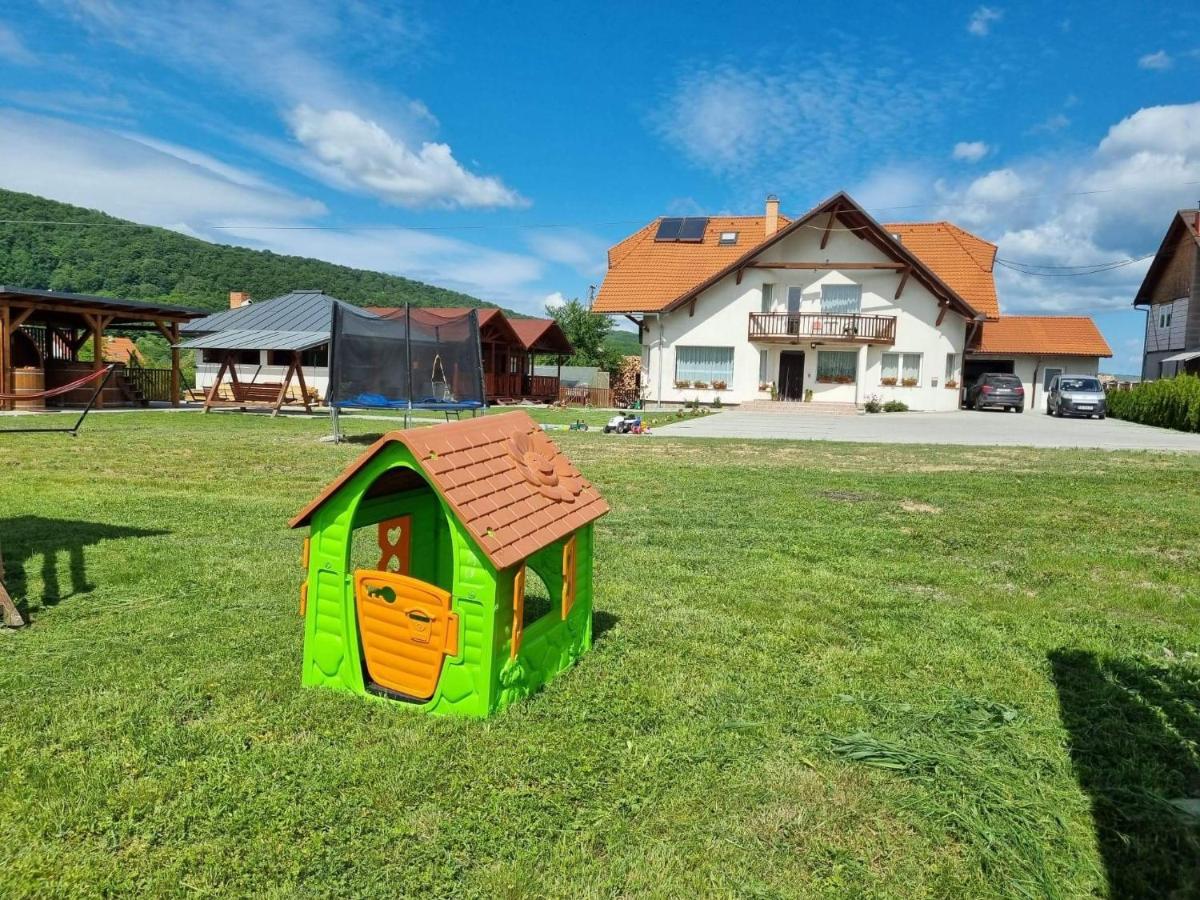Kincses Panzio Bed & Breakfast Praid Exterior foto