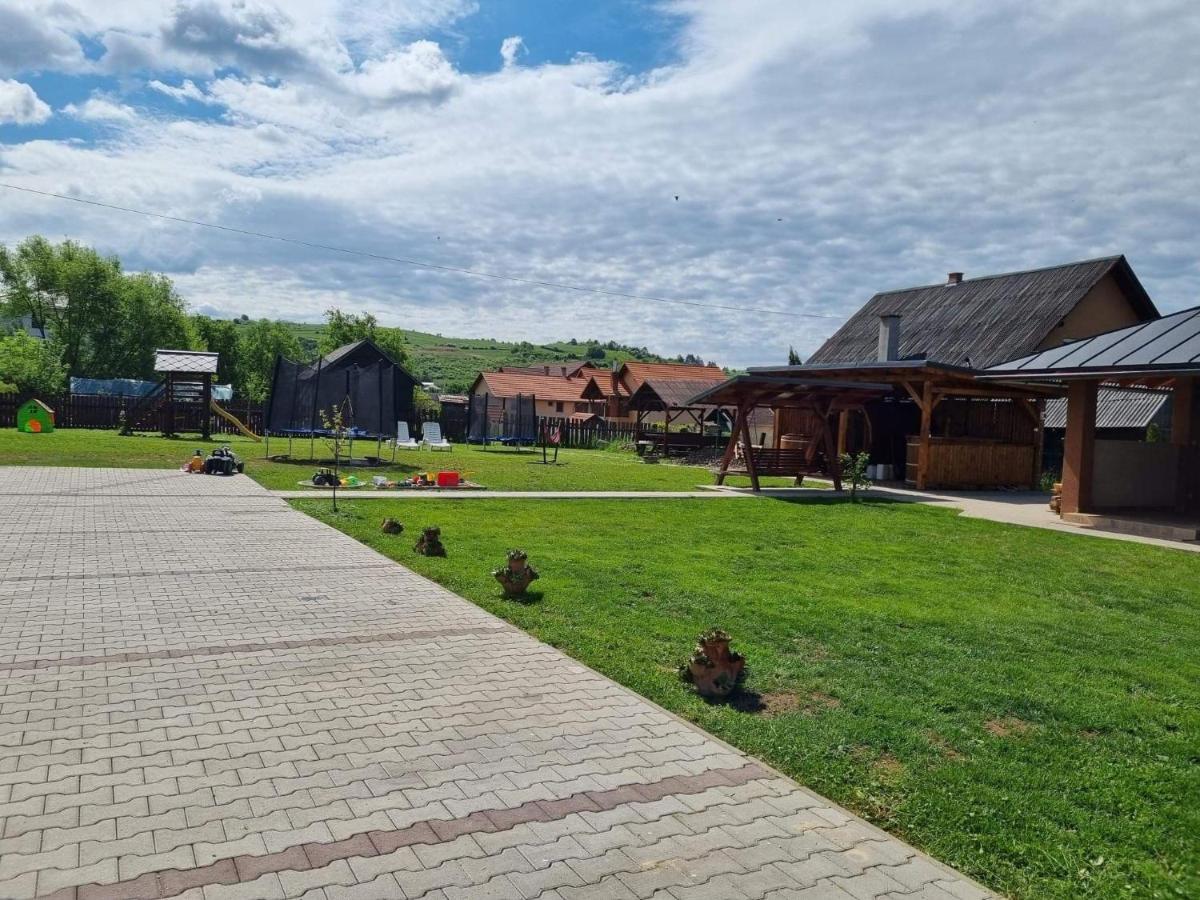 Kincses Panzio Bed & Breakfast Praid Exterior foto