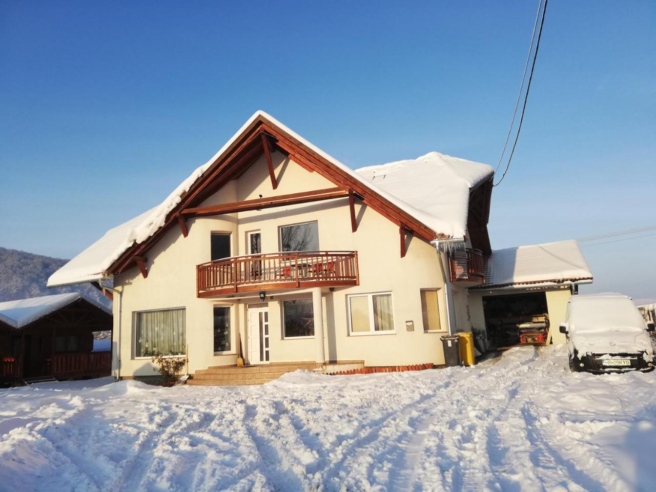 Kincses Panzio Bed & Breakfast Praid Exterior foto